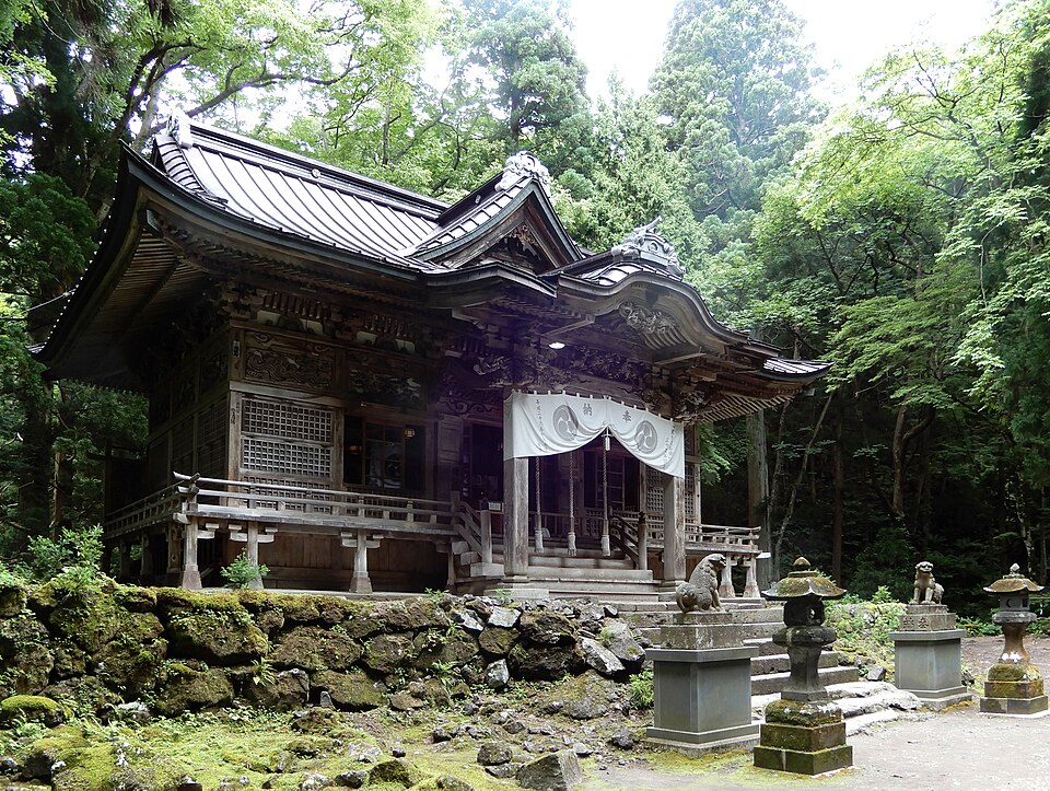 十和田神社的林間參道